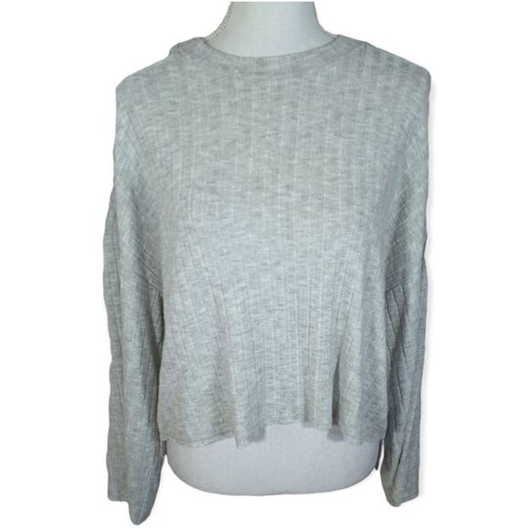 LULU'S GRAY PULLOVER SZ.S EUC - Picture 1 of 6